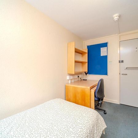 Joivy Budget 4,5 And 6 Bed Private Flats, In Historic Old Town (Adults Only) Edinburgh Bagian luar foto