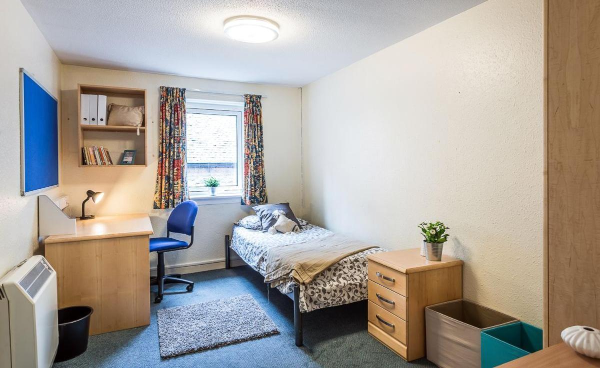 Joivy Budget 4,5 And 6 Bed Private Flats, In Historic Old Town (Adults Only) Edinburgh Bagian luar foto