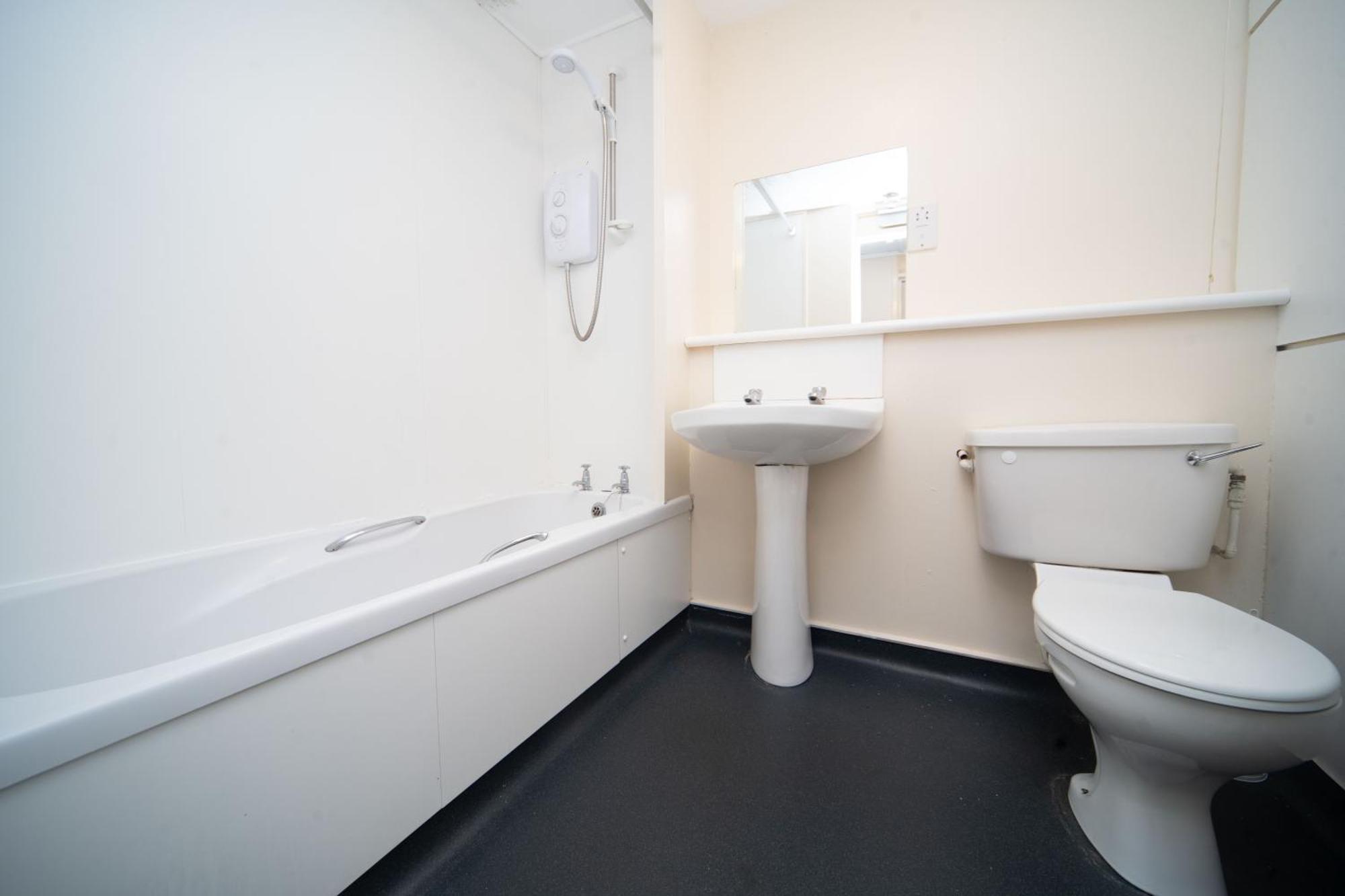Joivy Budget 4,5 And 6 Bed Private Flats, In Historic Old Town (Adults Only) Edinburgh Bagian luar foto