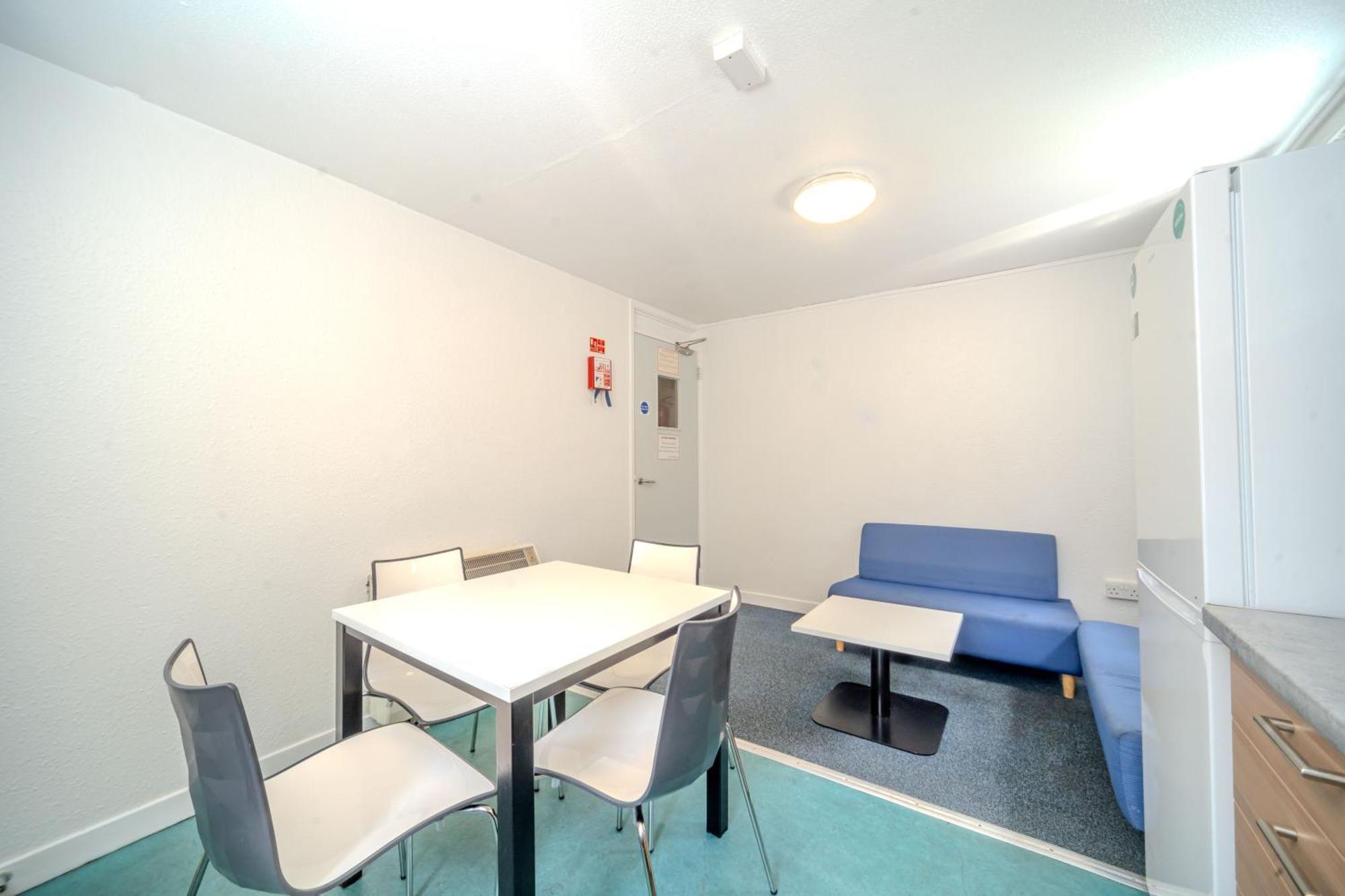 Joivy Budget 4,5 And 6 Bed Private Flats, In Historic Old Town (Adults Only) Edinburgh Bagian luar foto